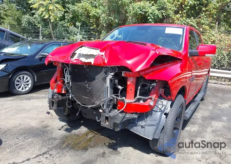 2017 Ram 1500 Night 4X4 5'7 Box z USA, uszkodzony, nr VIN 1C6RR7MT8HS614196